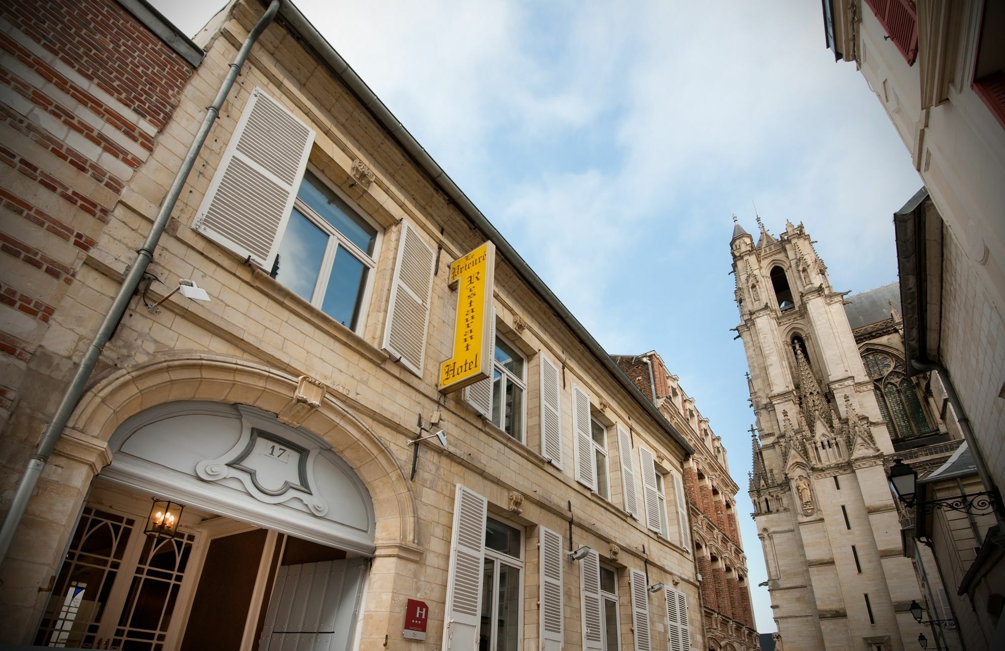 Hotel Le Prieure Et La Residence Amiens Bagian luar foto